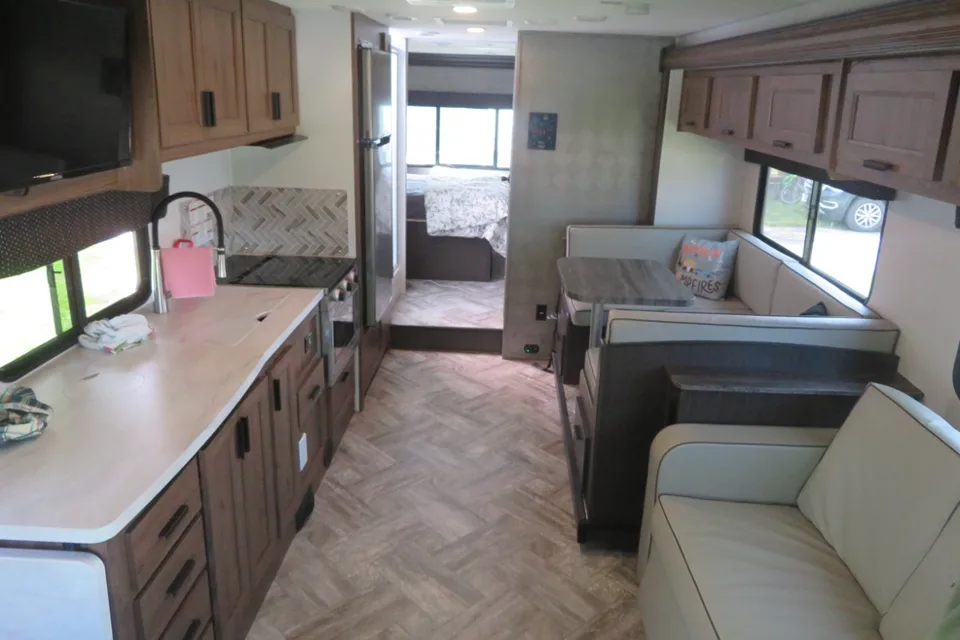 Meet “Forest” the comfy and complete motorhome