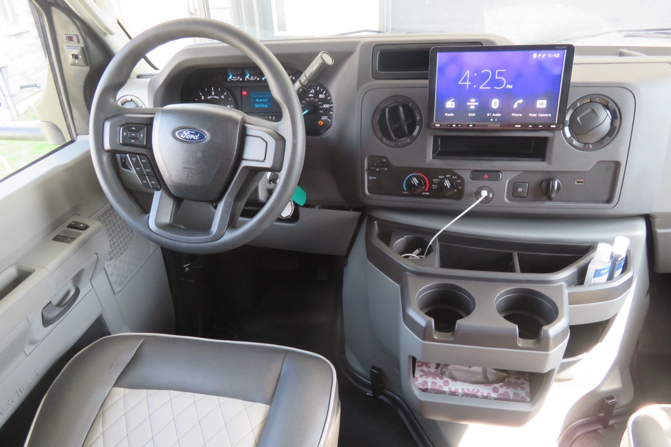 Meet “Forest” the comfy and complete motorhome
