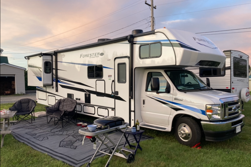 Meet “Forest” the comfy and complete motorhome