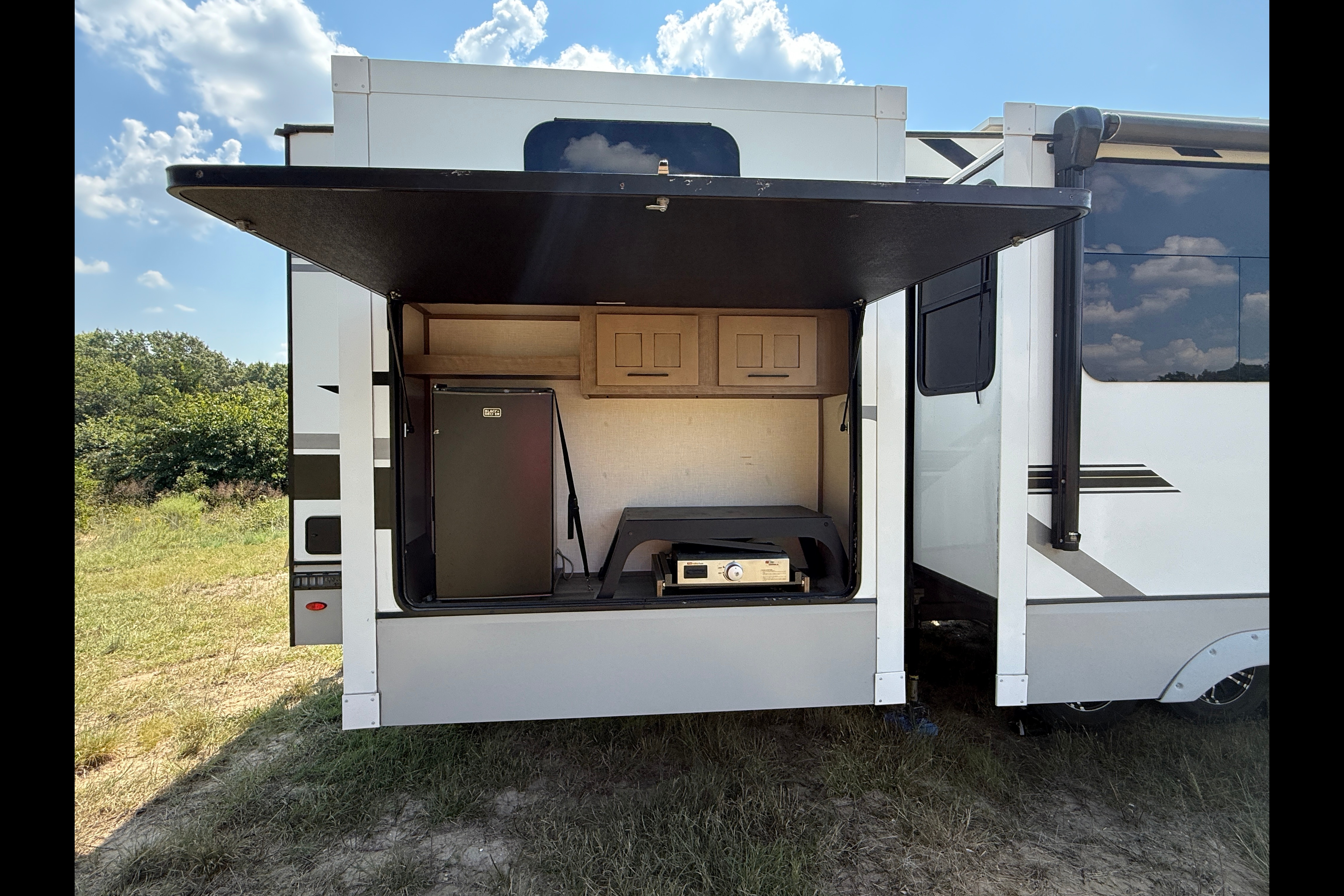 DURANGO 2 Bedrooms & 2 FULL Bath Bunkhouse w/ Outdoor Kitchen!!