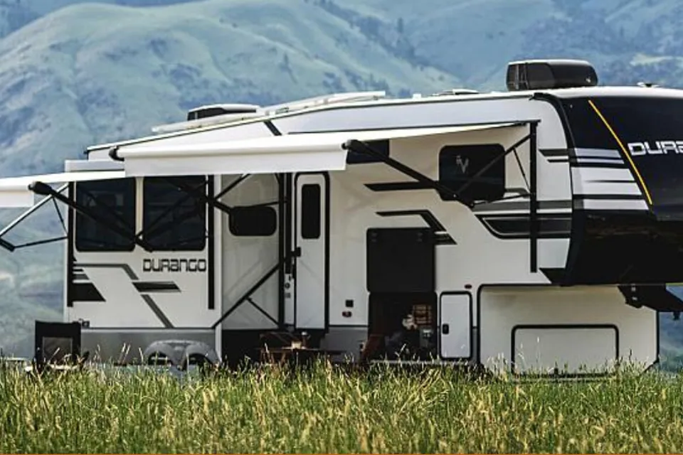 DURANGO 2 Bedrooms & 2 FULL Bath Bunkhouse w/ Outdoor Kitchen!!