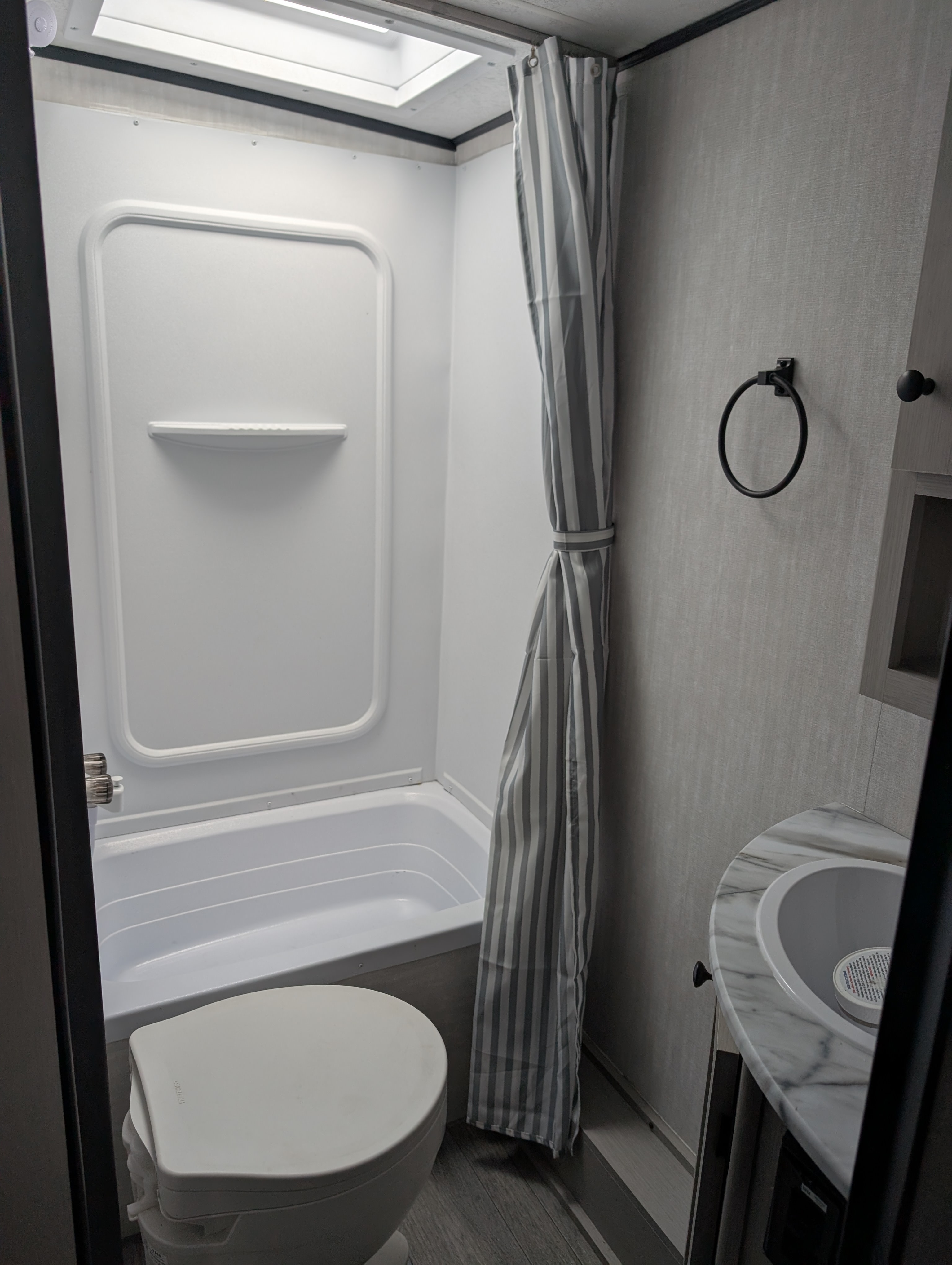 DMT Coachmen Apex Nano