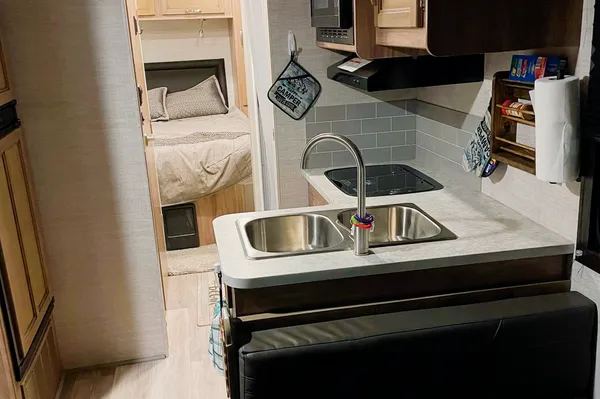 Mike's 2021 Jayco Redhawk SE 27N Class C ( Quemahoning dam delivery special )