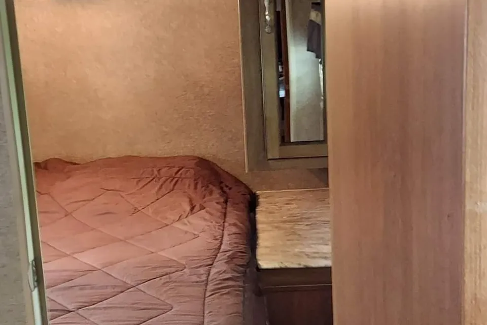 32ft Coachmen Catalina  Travel Trailer