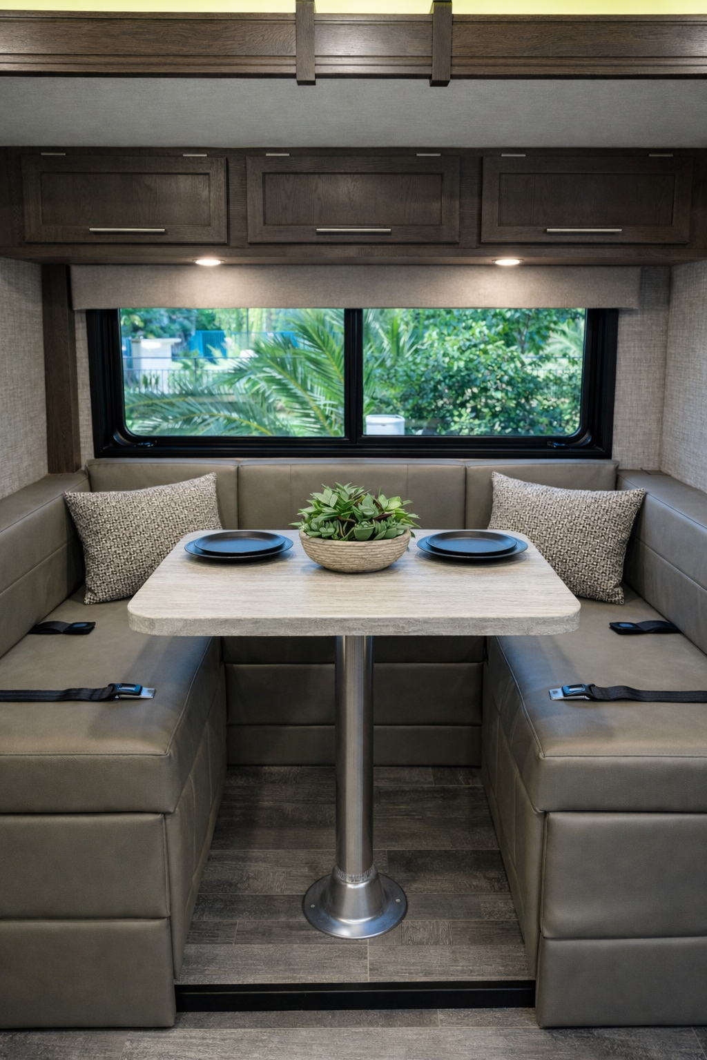 2025 Entegra Coach Qwest SE Class C