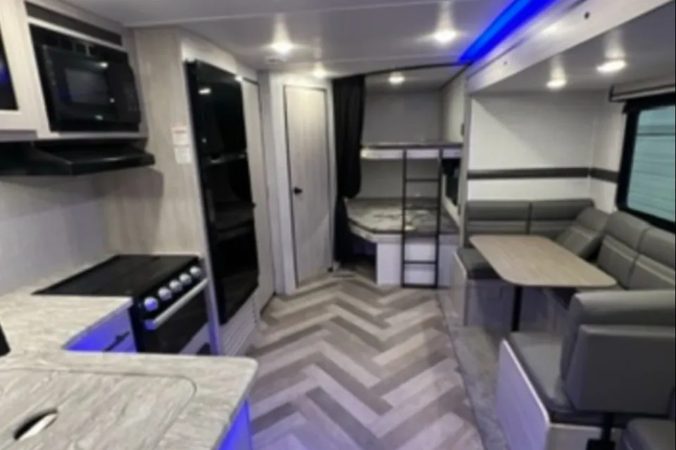 Crossroads Zinger 270BH Travel Trailer