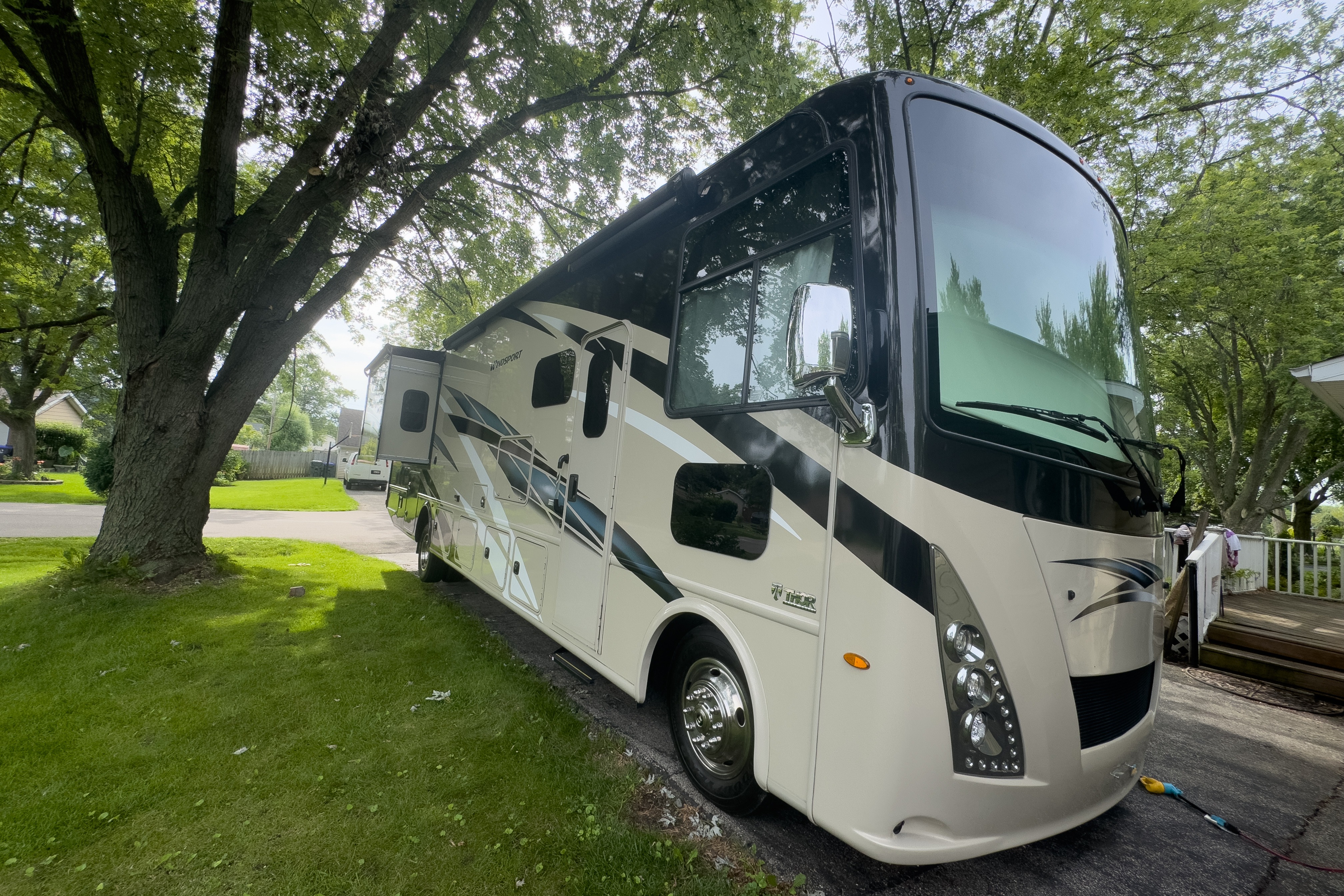 Arthur 's Thor Motor Coach windsport 35m Class A
