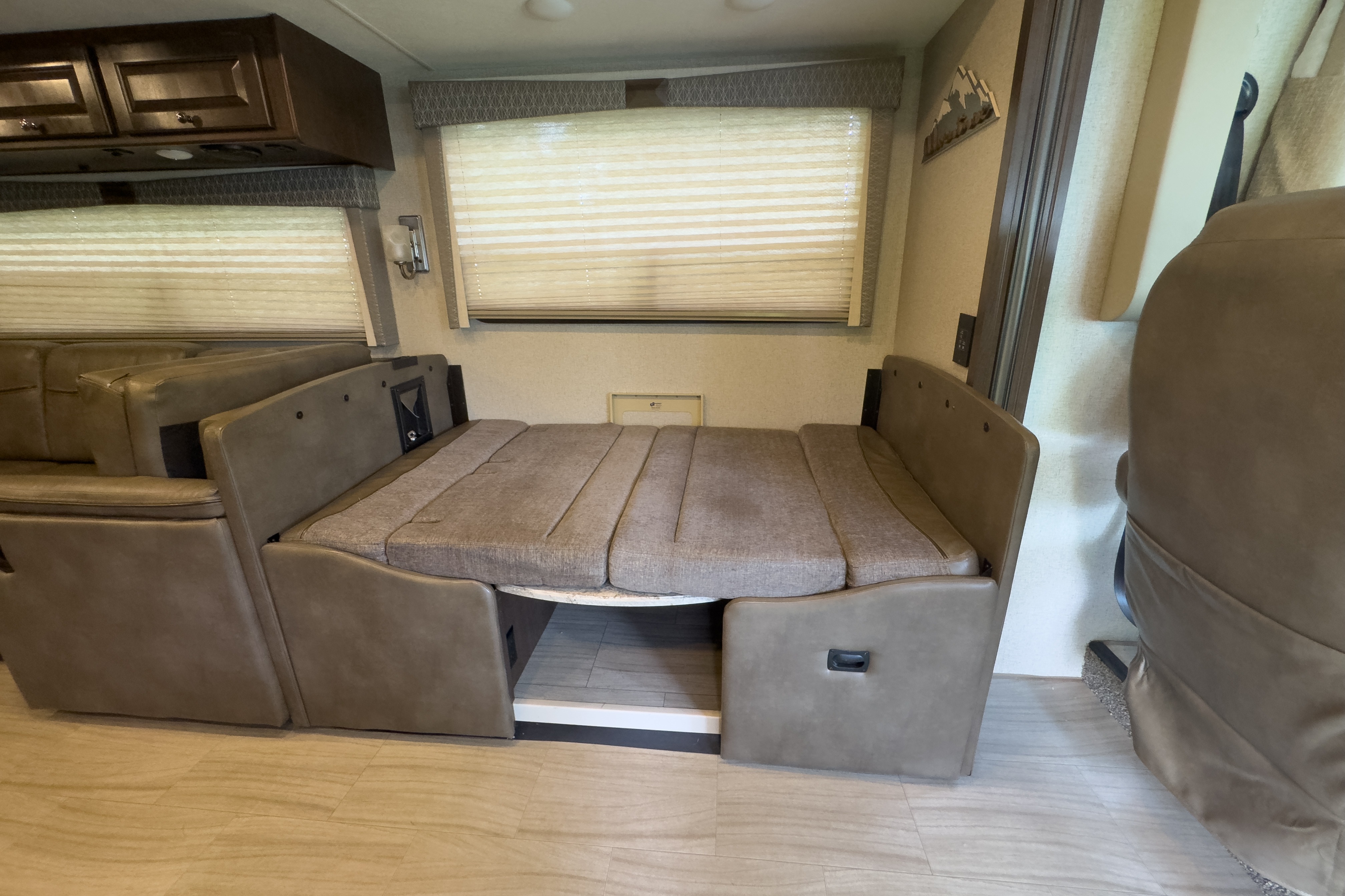 Arthur 's Thor Motor Coach windsport 35m Class A