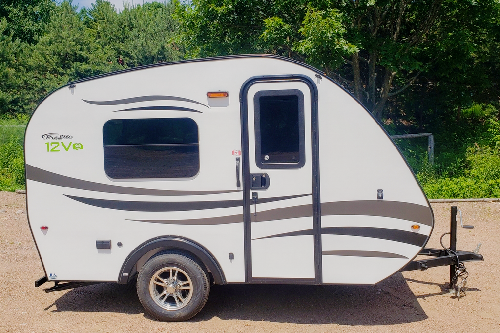 Solar or plug in, only 950 lbs!!! (PLEASE read description)