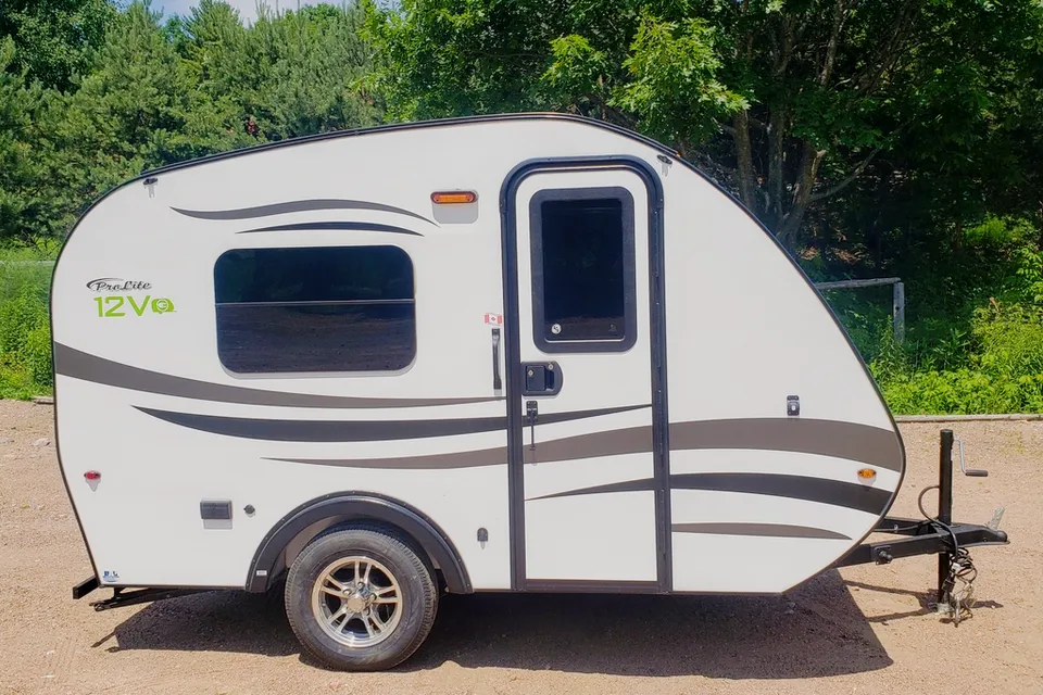 Solar or plug in, only 950 lbs!!! (PLEASE read description)