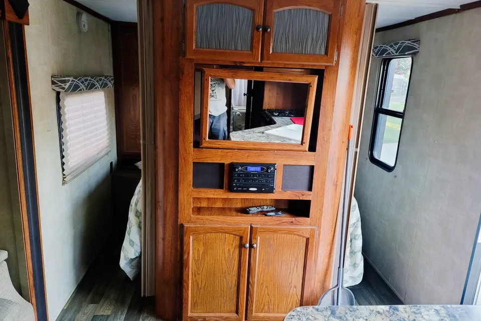 Taras Keystone  Hideout  Travel Trailer