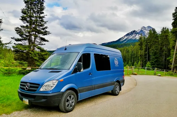 L&P Camper Van
