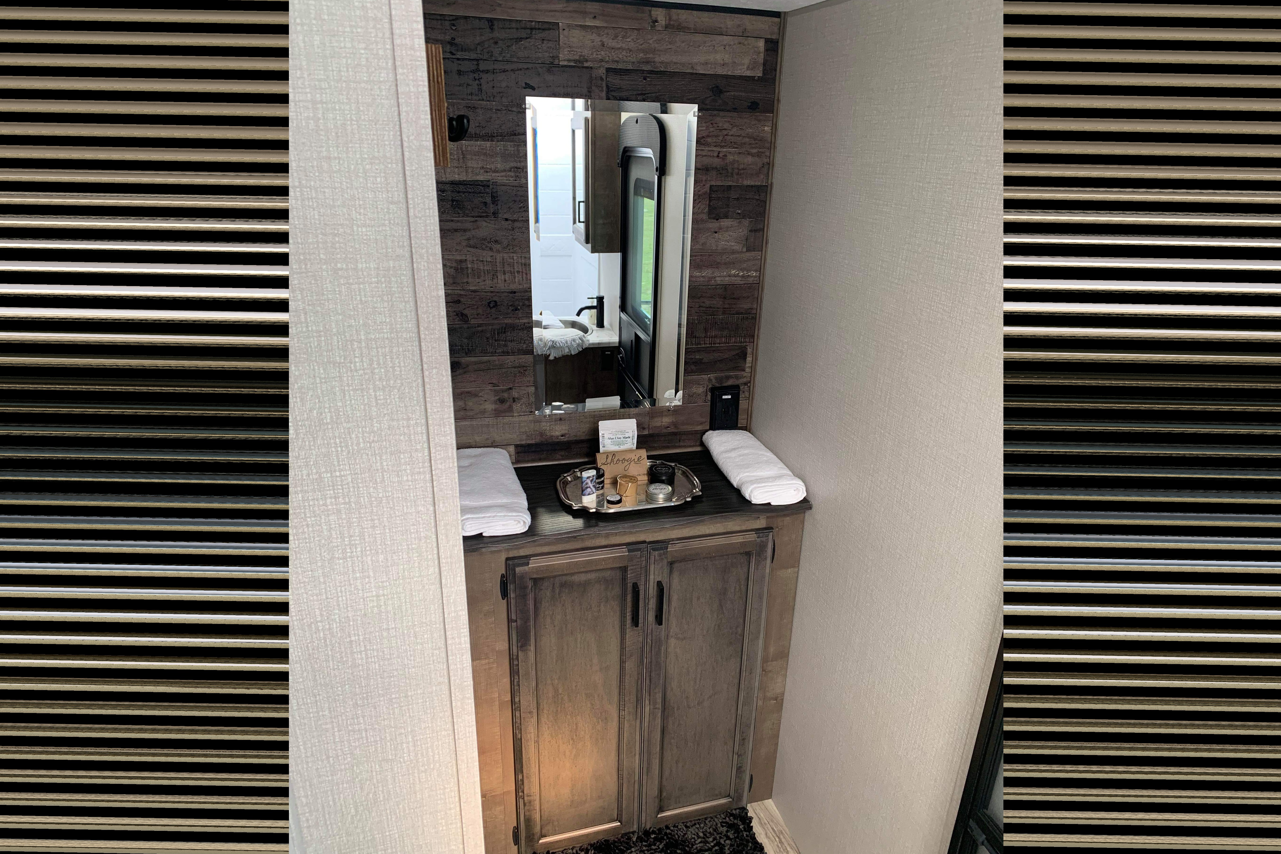 "The Haven" 2BR/1BA with upgraded memory foam beds