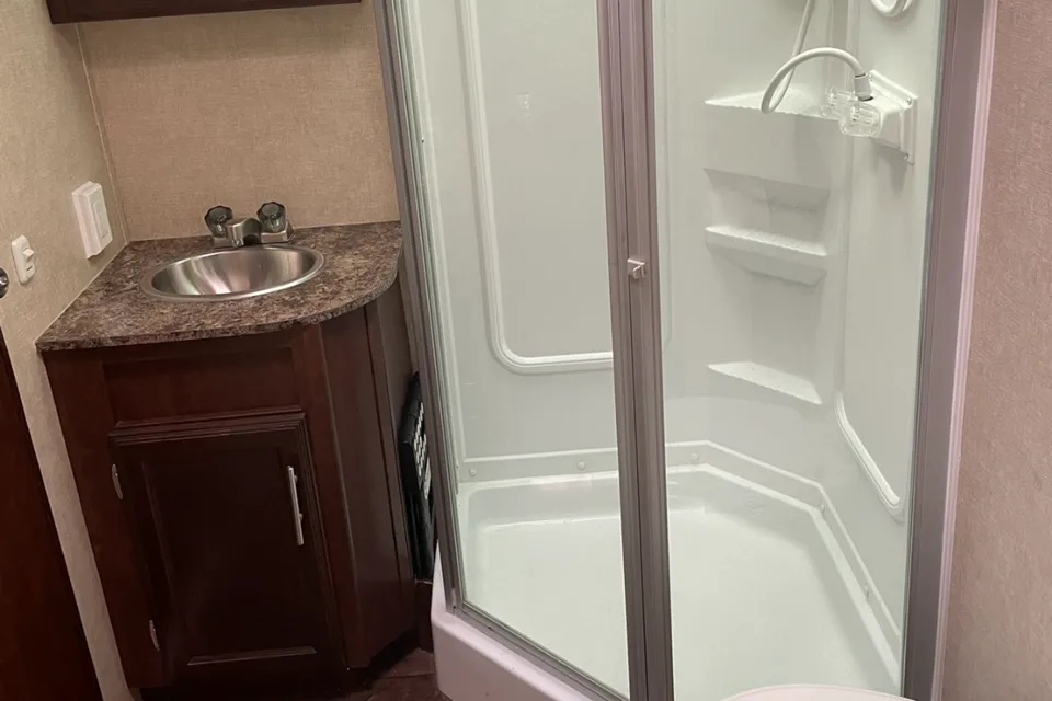 Barlow's Eclipse RV T27RSLG27 Travel Trailer