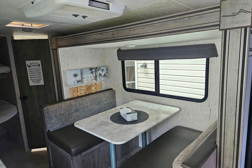 La Queen - Coachmen Apex Nano