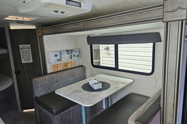 La Queen - Coachmen Apex Nano