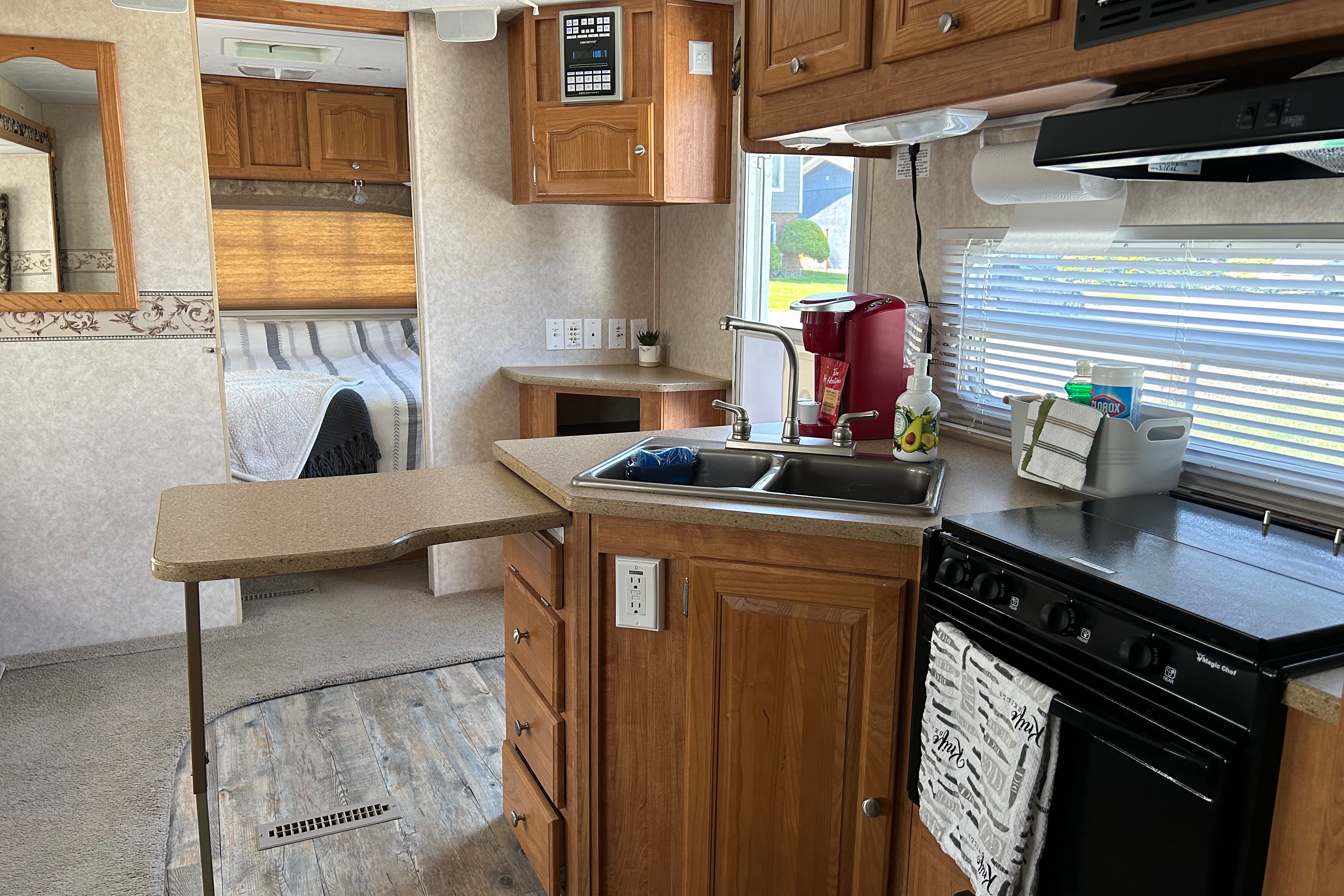  Forest River Rockwood Signature Ultra Lite 31.8SS Travel Trailer