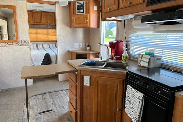Forest River Rockwood Signature Ultra Lite 31.8SS Travel Trailer