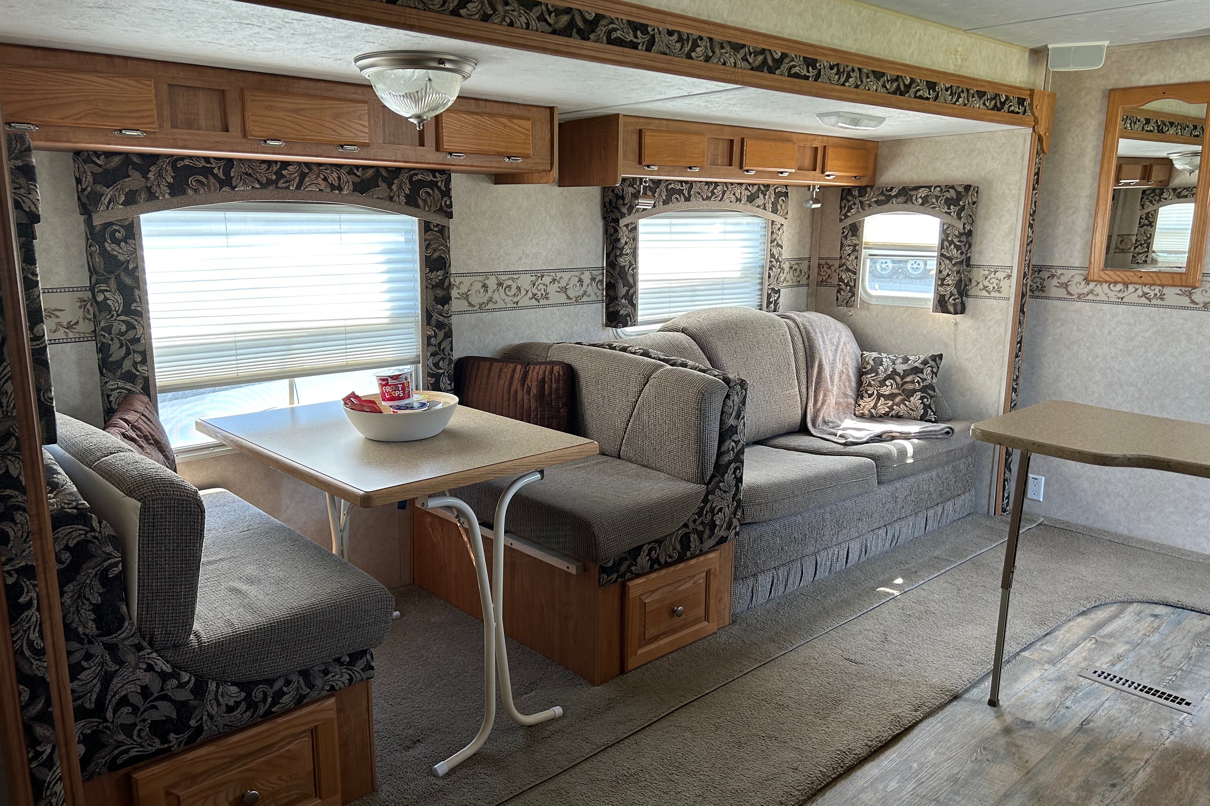  Forest River Rockwood Signature Ultra Lite 31.8SS Travel Trailer