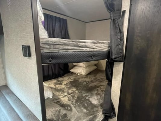 Jessica's & Craig's Jayco SLX 264bh Travel Trailer