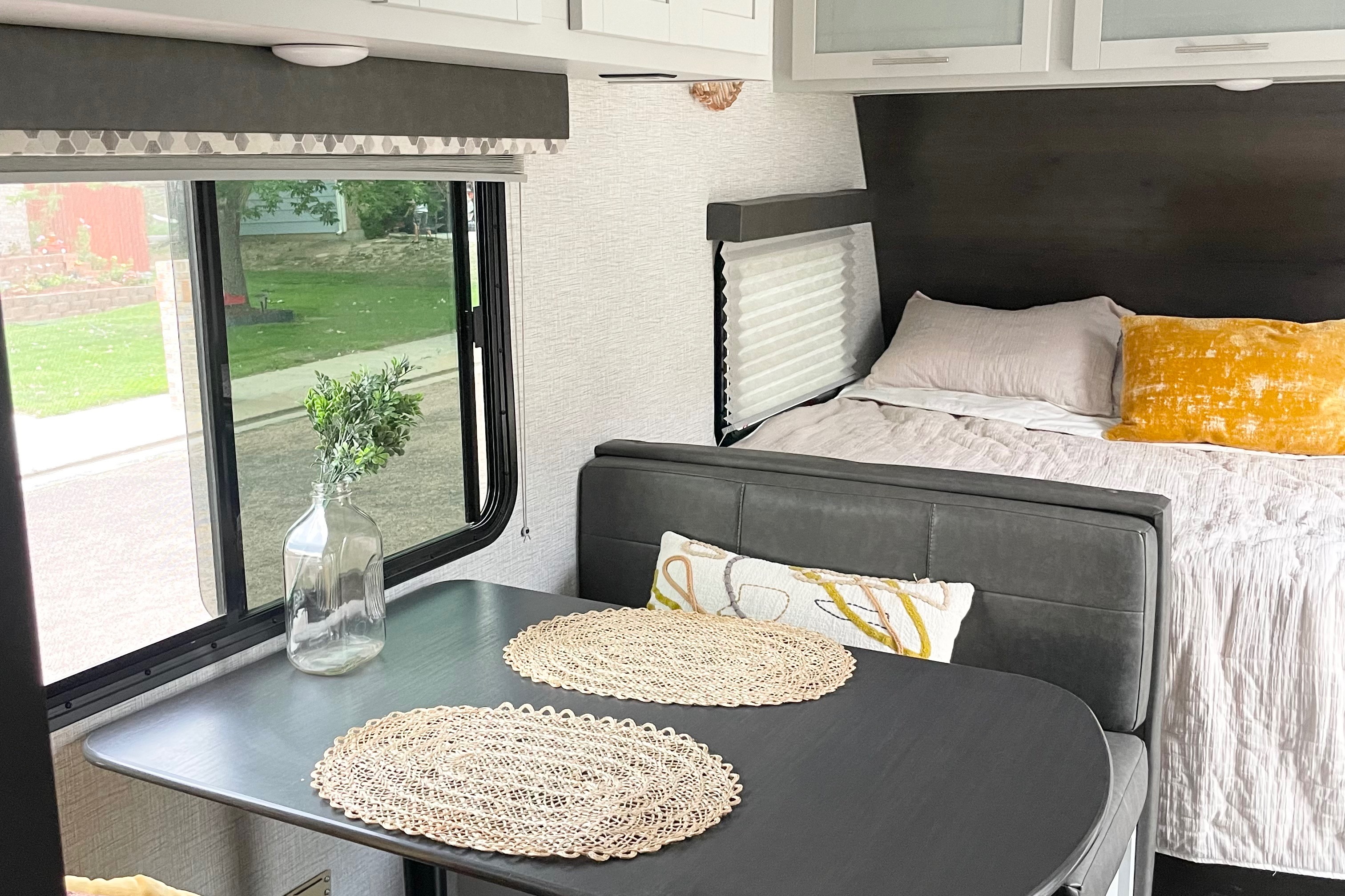 2021 Keystone Bullet Crossfire Clean & Comfy Camper Sleeps 6