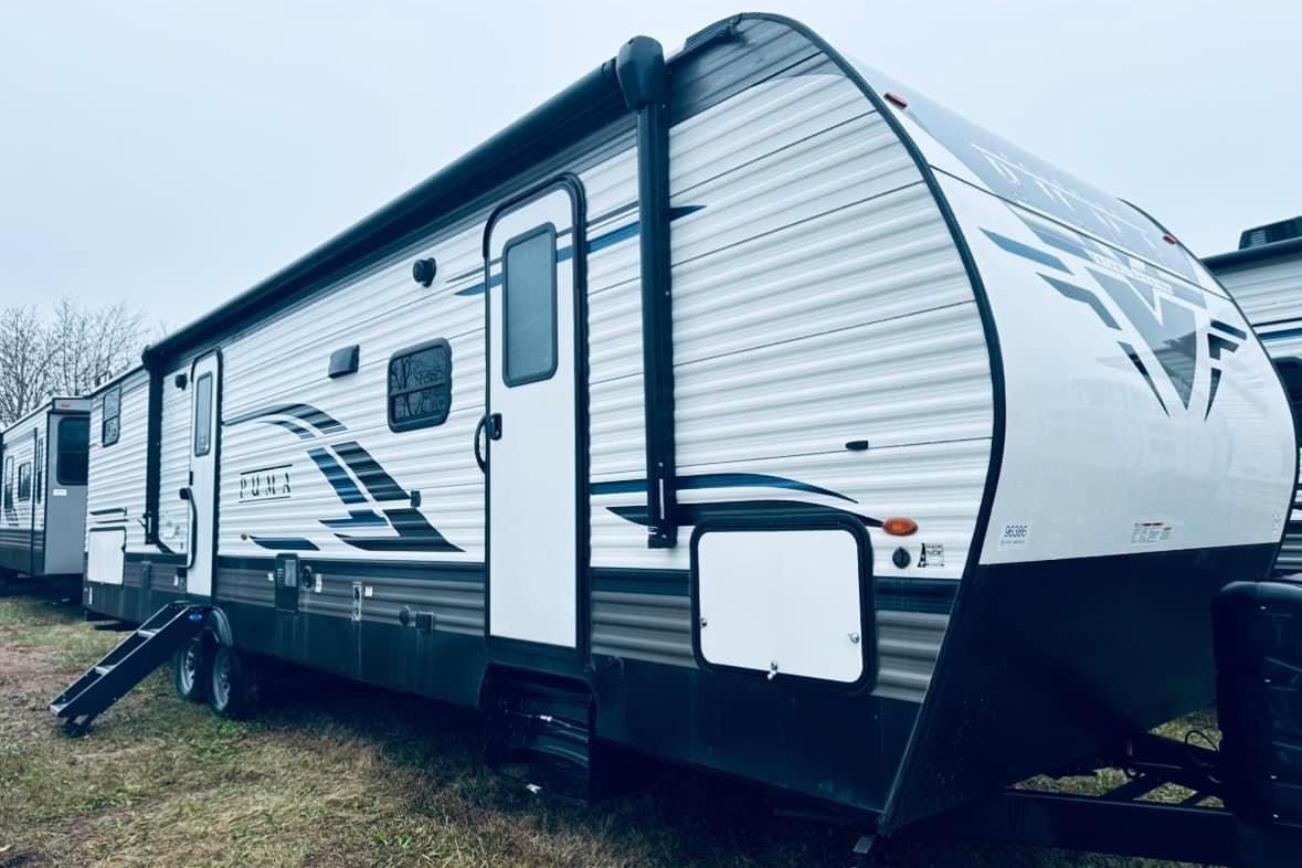 Scott's Forest River Puma palamino Travel Trailer