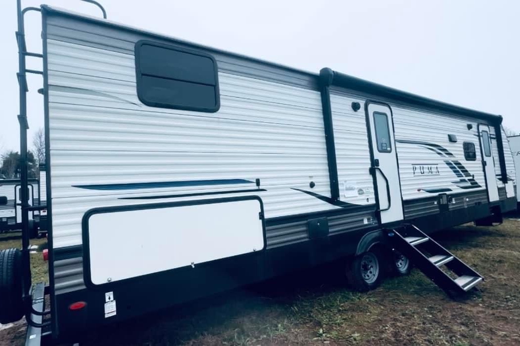 Scott's Forest River Puma palamino Travel Trailer
