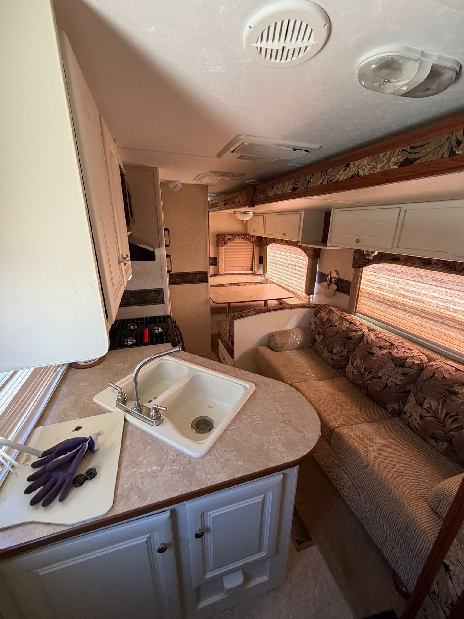 Lucky’s- Keystone Outback Sydney Addition Travel Trailer