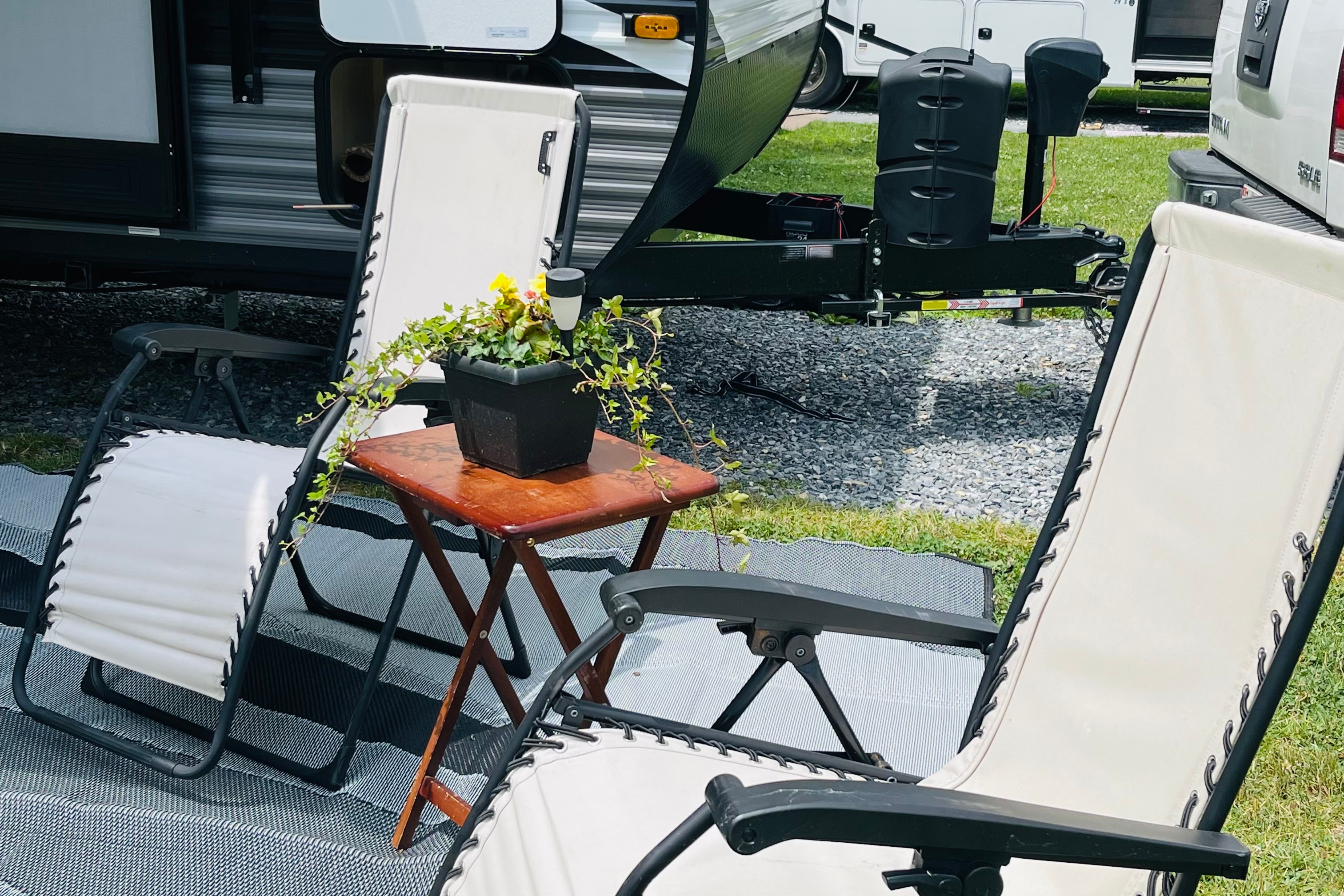 ALANI - PET FRIENDLY.  2017 Jayco Flight Travel Trailer.  