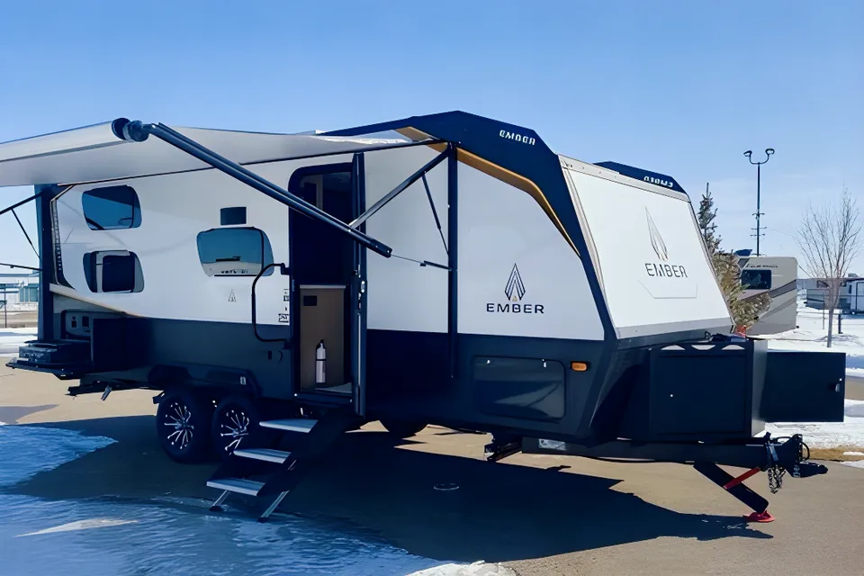 Kootenay Kampers Overland Ember 