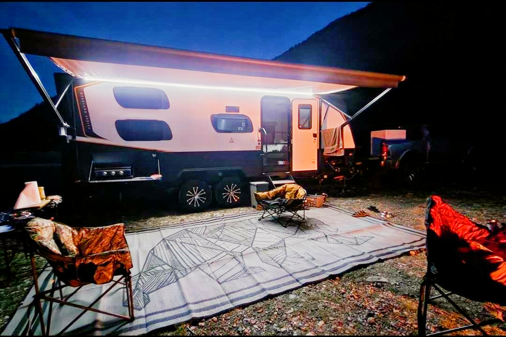 Kootenay Kampers Overland Ember 