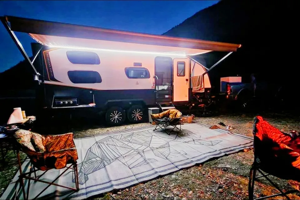 Kootenay Kampers Overland Ember 