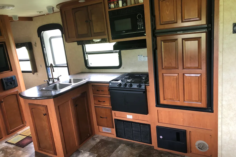 Mathew's Gulf Stream 30DBS Travel Trailer