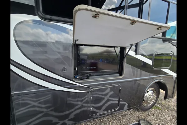 5 Star Luxury Motorhome Delivered & Setup For You!