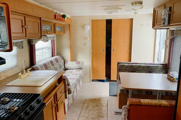 Little Heaven Family Friendly 31' Holiday Trailer