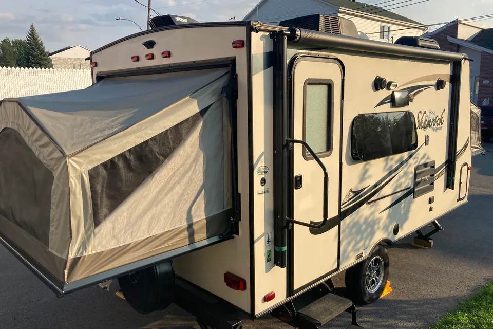 Shamrock 17’ Hybride 