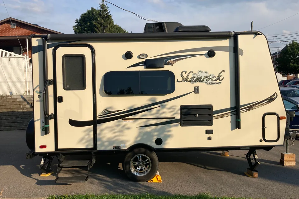 Shamrock 17’ Hybride 
