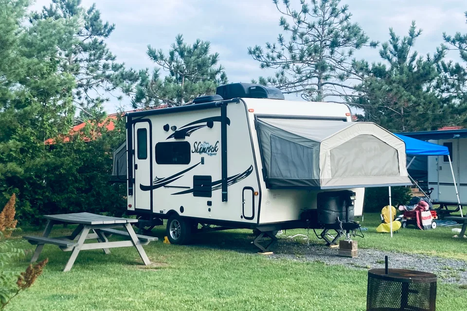 Shamrock 17’ Hybride 