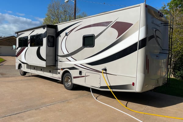 Arthur's Thor Motor Coach Hurricane 35E Class A