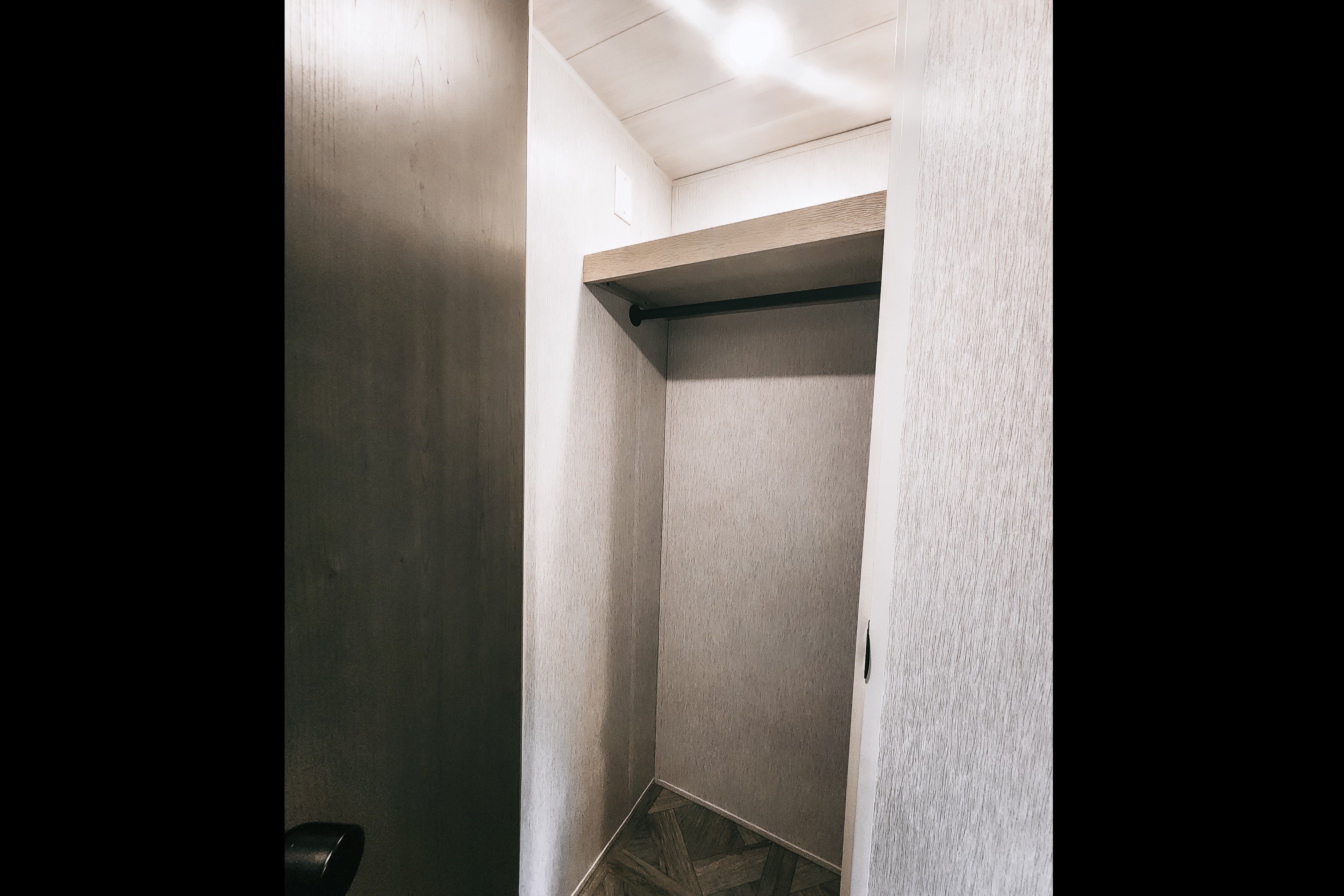 Luxurious 2023  2BR 1-1/2 Bath Trailer