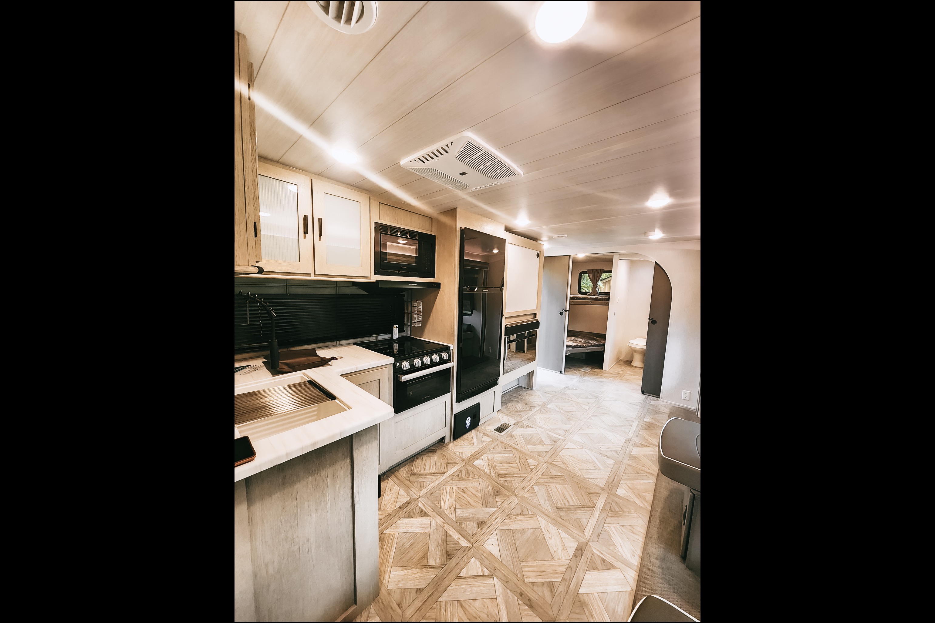Luxurious 2023  2BR 1-1/2 Bath Trailer