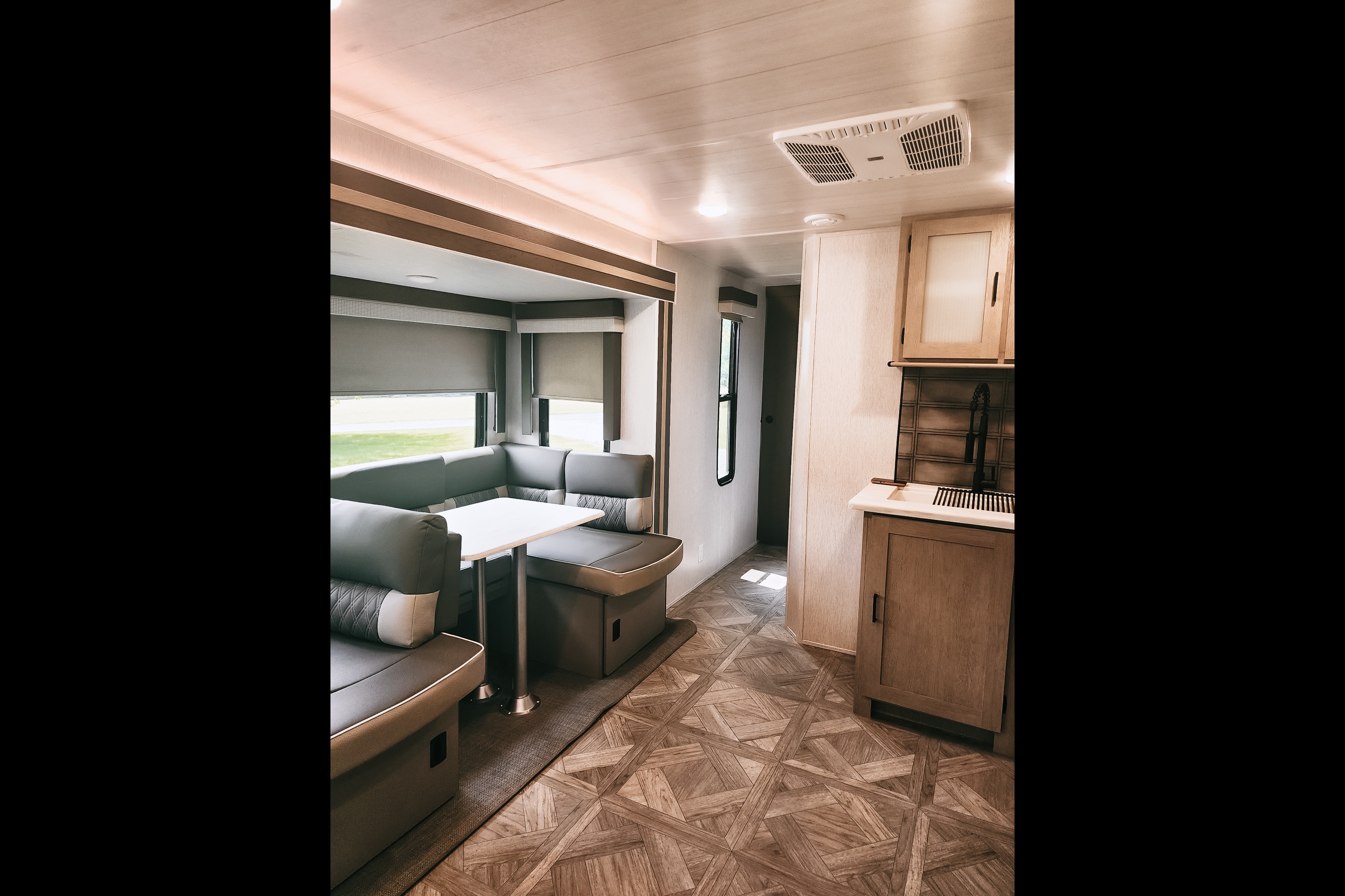 Luxurious 2023  2BR 1-1/2 Bath Trailer