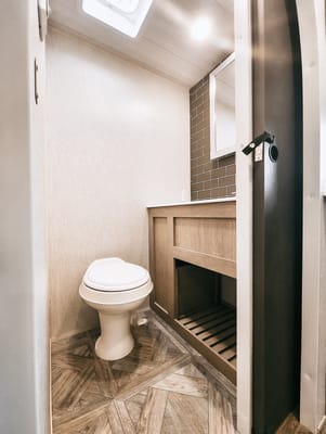 Luxurious 2023 2BR 1-1/2 Bath Trailer