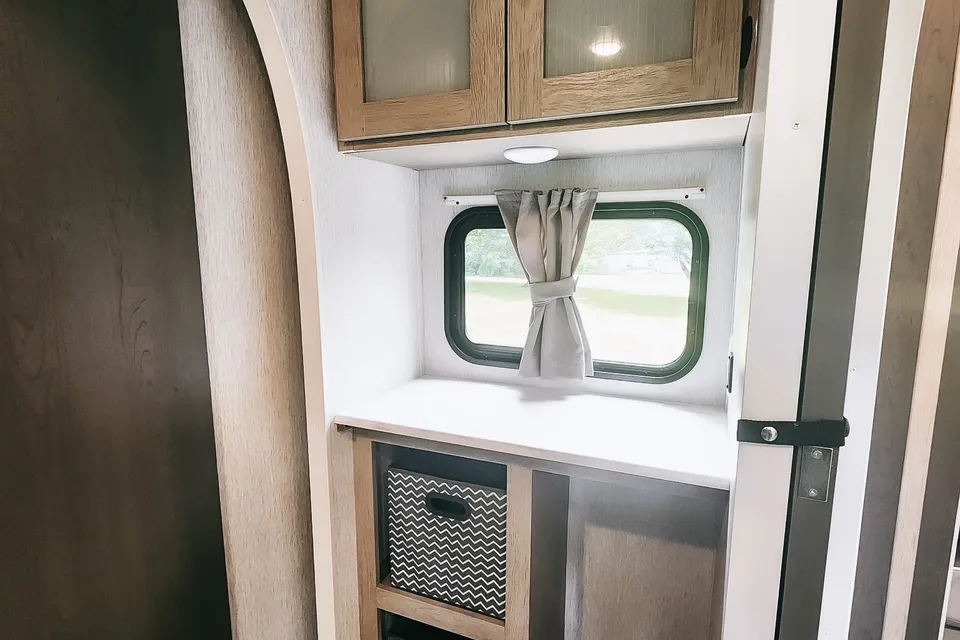 Luxurious 2023  2BR 1-1/2 Bath Trailer