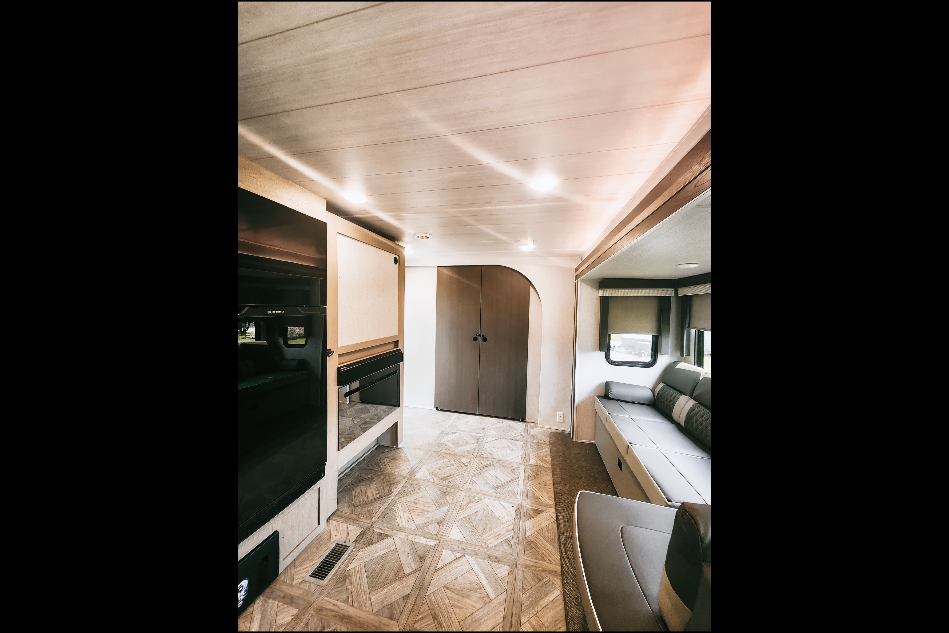 Luxurious 2023  2BR 1-1/2 Bath Trailer