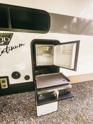Luxurious 2023 2BR 1-1/2 Bath Trailer