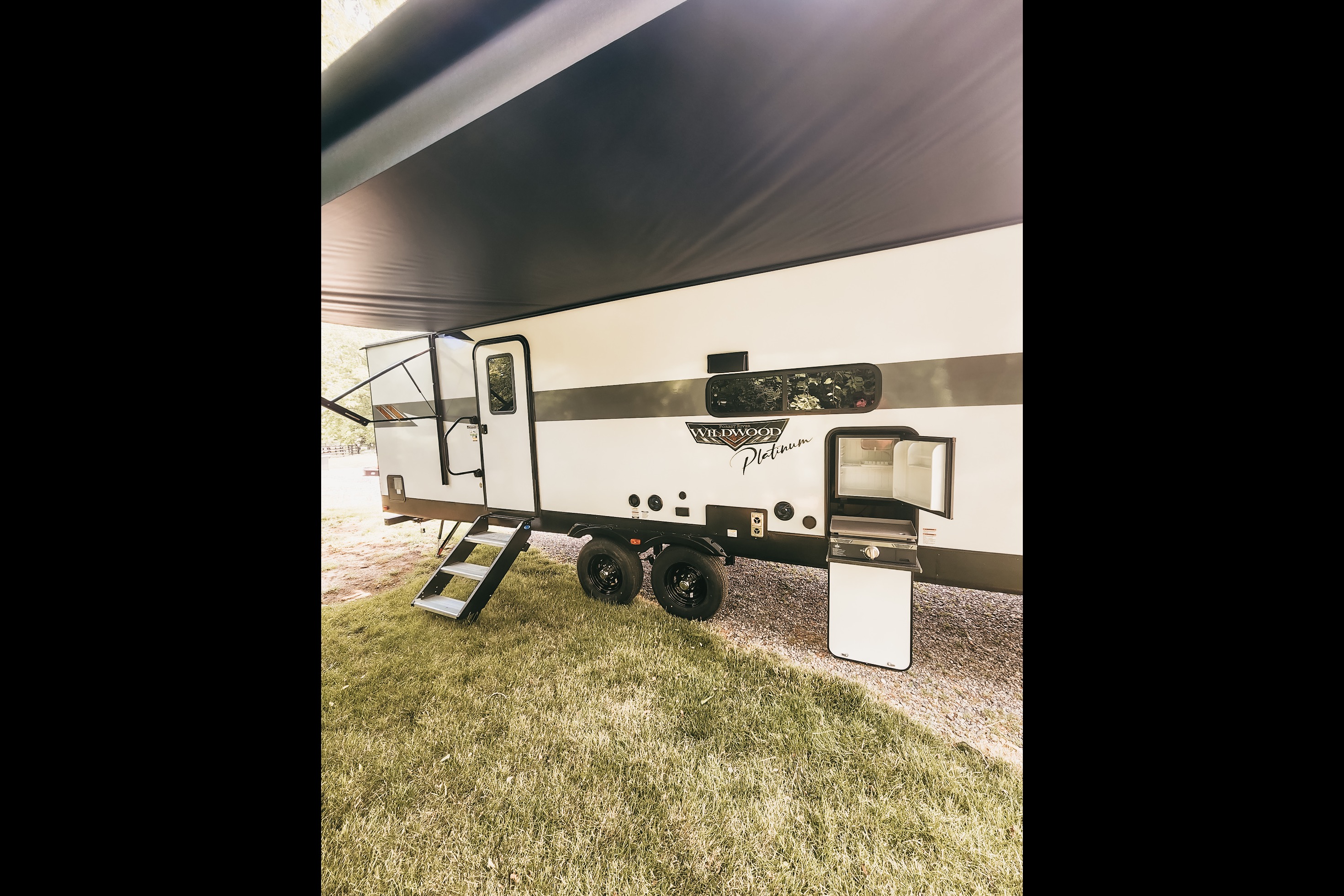 Luxurious 2023  2BR 1-1/2 Bath Trailer