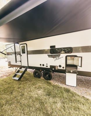 Luxurious 2023 2BR 1-1/2 Bath Trailer