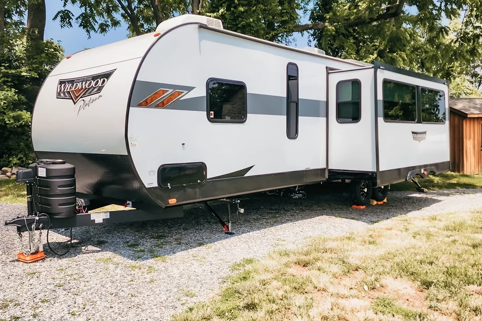 Luxurious 2023  2BR 1-1/2 Bath Trailer