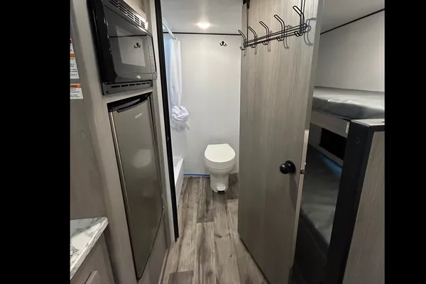 2024 COLEMAN LANTERN LT 17B Travel Trailer